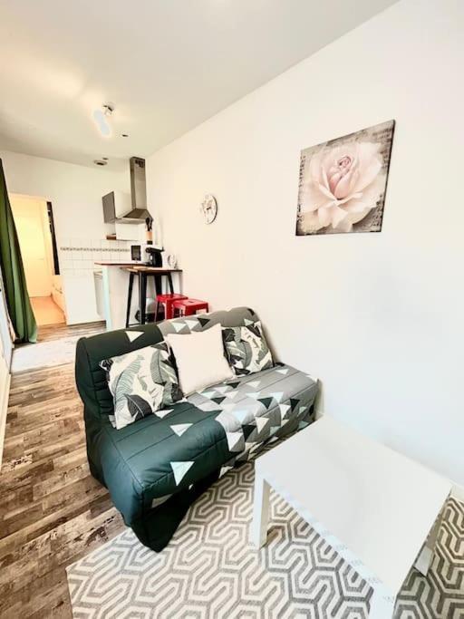New York - Appartement A Реймс Екстериор снимка